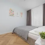 Beige In With Parking And Air Conditioned Living By Renters