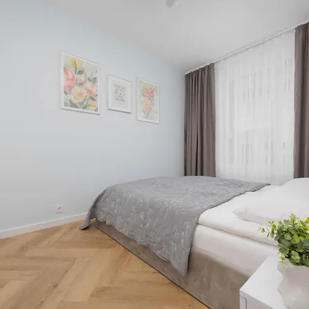 Beige In With Parking And Air Conditioned Living By Renters