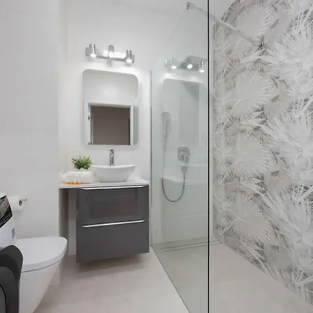 Beige In With Parking And Air Conditioned Living By Renters Βαρσοβία