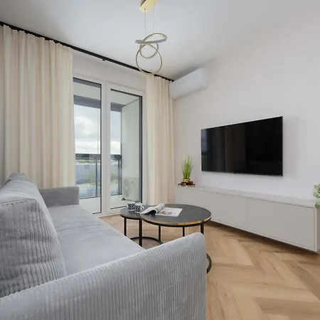 Beige In With Parking And Air Conditioned Living By Renters 아파트 *