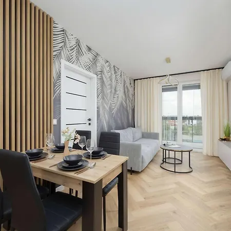 Beige In With Parking And Air Conditioned Living By Renters Appartement Warschau
